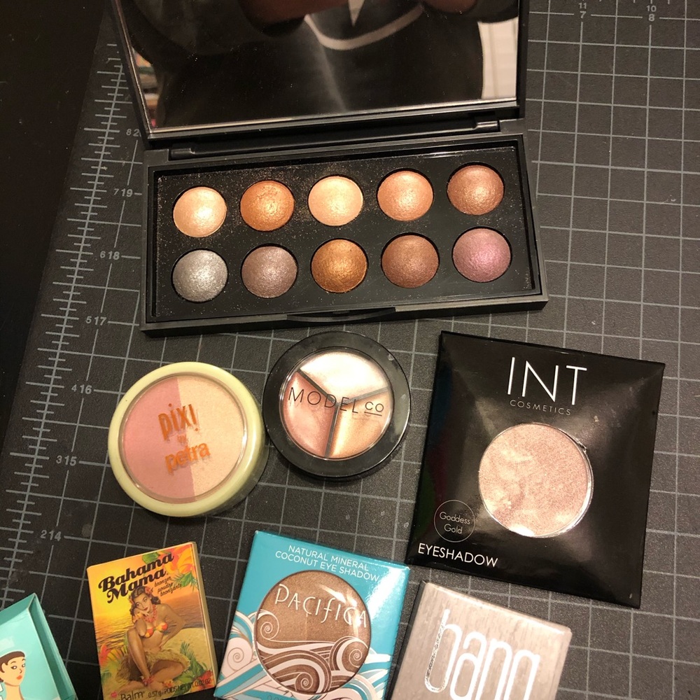 Make-up Bundle - Picture 4 of 4